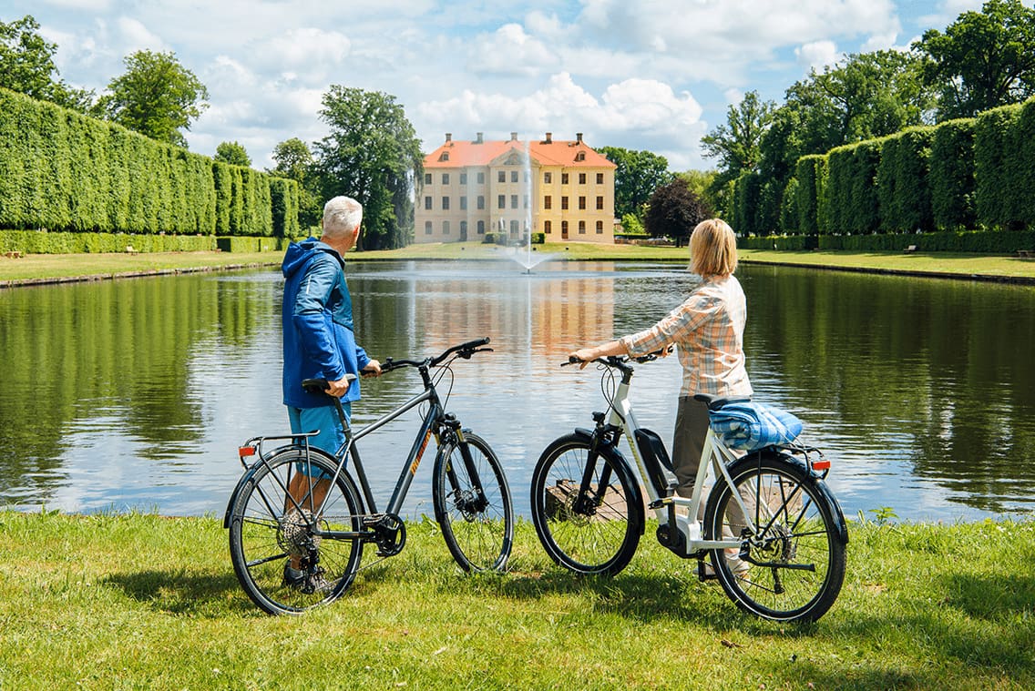 Auf der Kirchenroute radelt man vorbei am historischen Palais Zabeltitz mit seinem wunderschönen Barockgarten.