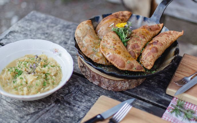Heimatleuchten: ServusTV im Tennengau. Im Bild: Fleischkrapfen (ServusTV-Eduardo Gellner)