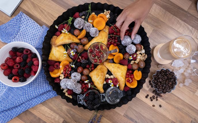 Naschplatte, Charcuterie Board, Jausenplatte, Polsterzipf, Naschkugeln, Mascerpone Creme