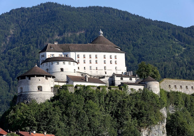 Burg Kufstein im Sommer fotografiert