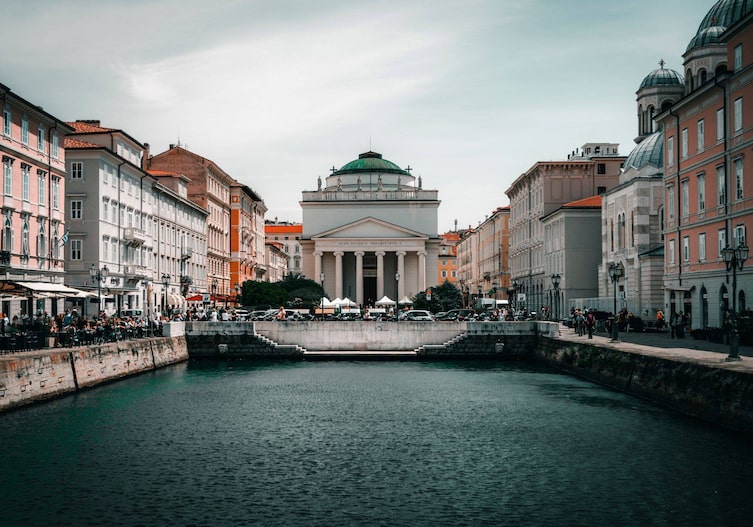Chiesa di Sant'Antonio Nuovo vom Wasser aus fotografiert