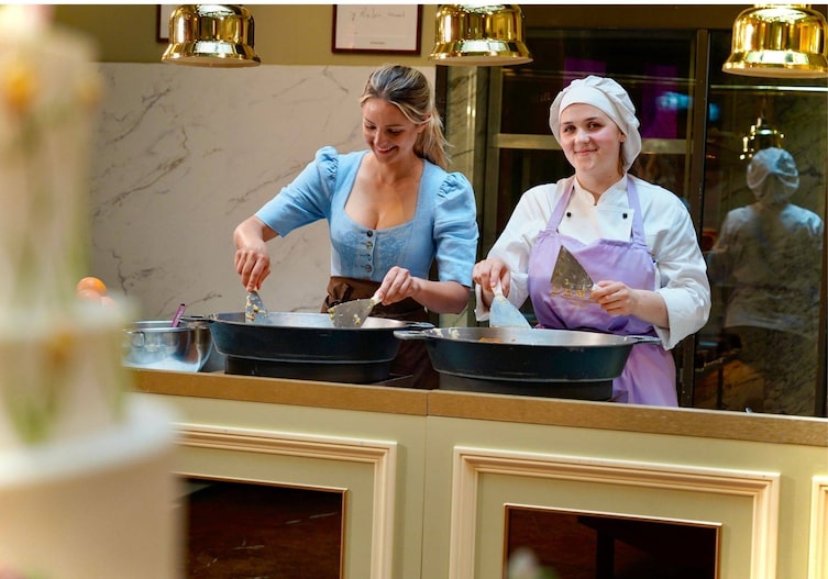 Hofzuckerbäckerei Demel, Paula Bründl, Paula Hartung, Kaiserschmarrn