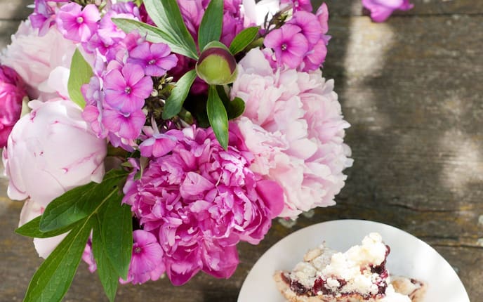 Blumen, Blumendeko, Strauß, Pfingstrosen