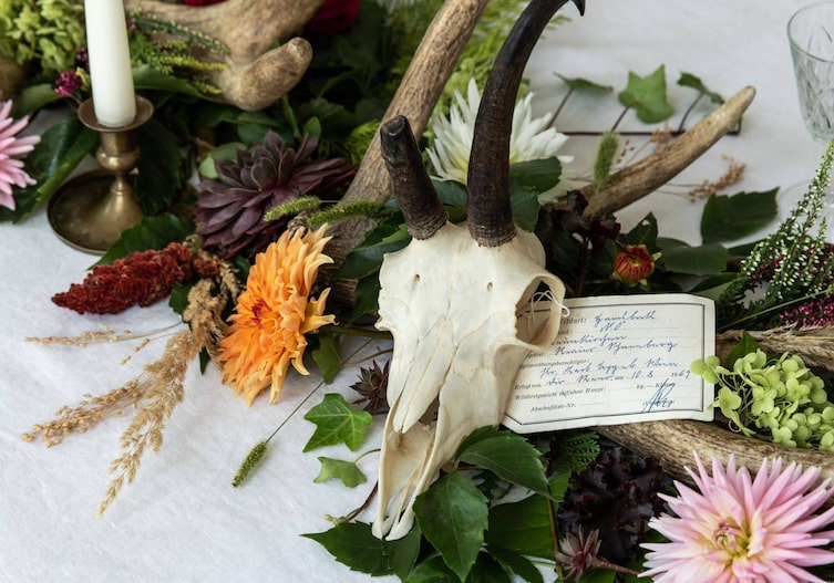 Blumen, Kerze, Gamskrickerl