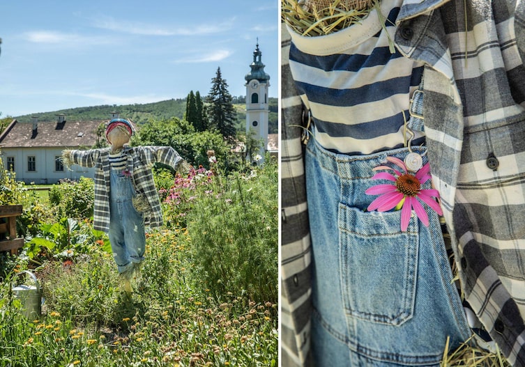 Linkes Foto: Vogelscheuche steht im Bauerngarten. Rechtes Foto: Nahaufnahme der Latzhose in der eine rosa Blume gesteckt.