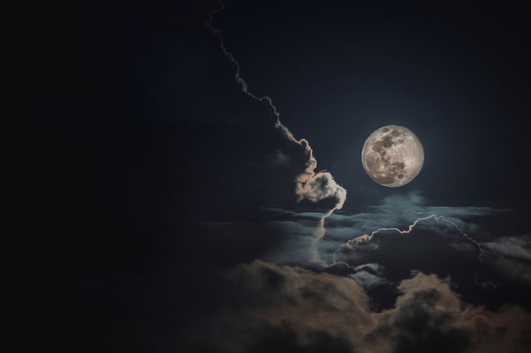 Vollmond, Wolken, Nachthimmel