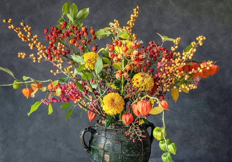 Herbststrauß, blumenvase, Lampionblumen, Hagebutten, Herbstastern, Pfaffenhütchen, selbermachen, Herbstdeko Naturmaterialien basteln