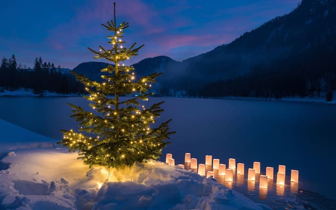 Weihnachtsbaum am Pillersee
