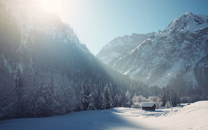 Verschneite Winterlandschaft im Kleinwalsertal