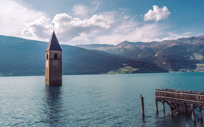 Versunkener Kirchturm