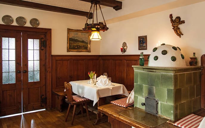 Ausflüge, Wirtshaus, Blaue Quelle, Stube, Erl, Tirol