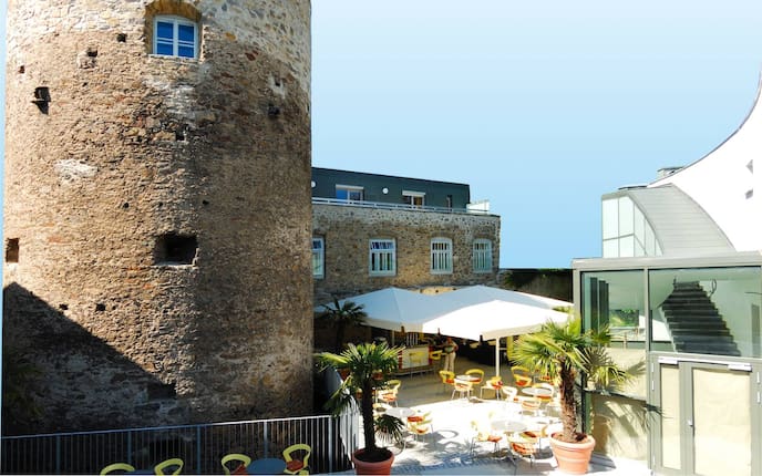 Ausflüge, Wirtshaus, Öhlknechthof, Terrasse und Burgmauer, Horn, Niederösterreich