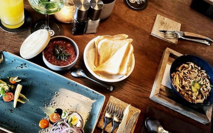 Ausflüge, Wirtshaus, Oliver kocht, Gedeckter Tisch, Unterschwarza, Steiermark