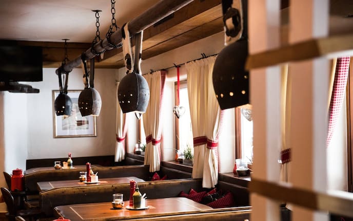 Ausflüge, Wirtshaus, Tiroler Buam, Stube, Saalbach, Salzburg