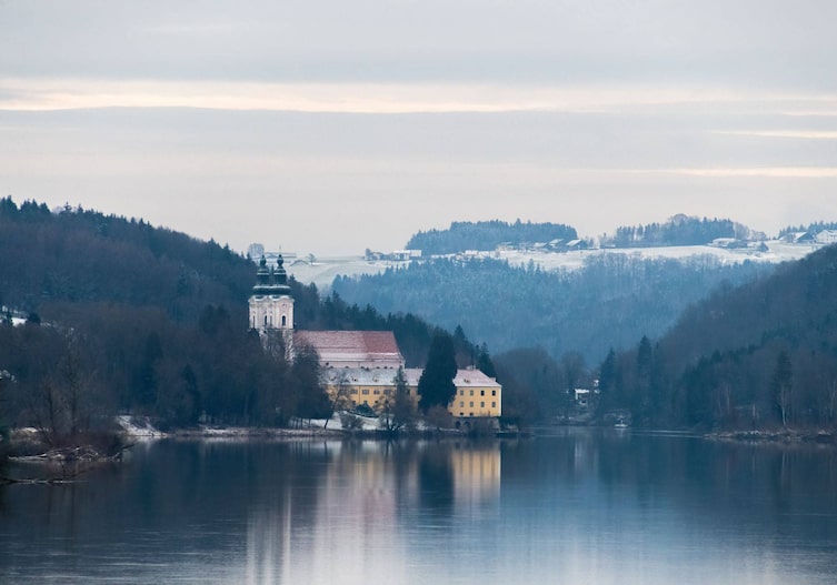 Kloster Vornbach am Inn im Winter, Regionen Oberösterreichs