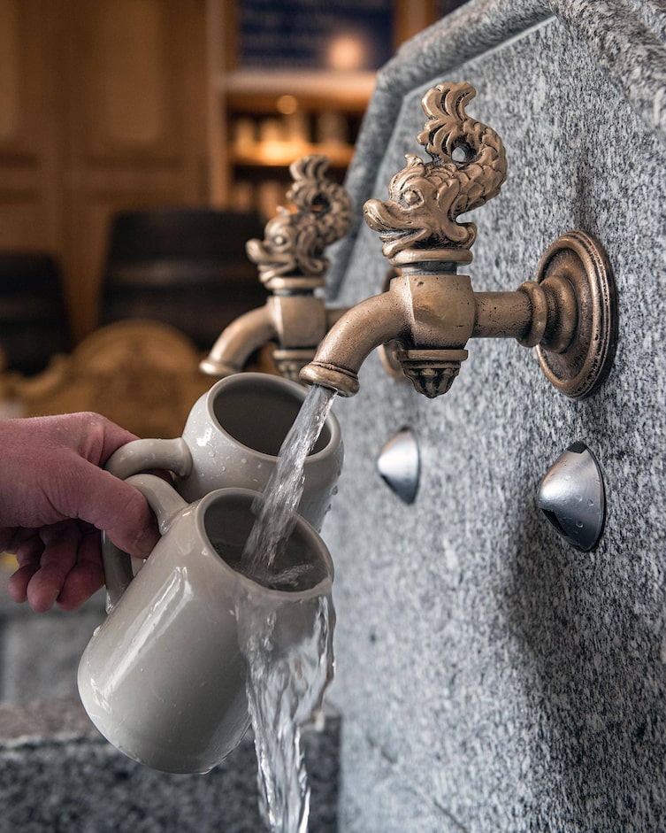 Bierkrüge kühlt man sich im Augustinerbräu selber (Foto: Mirco Taliercio)