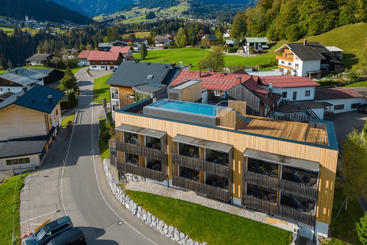 Das Hotel Sonnenburg im Weitblick