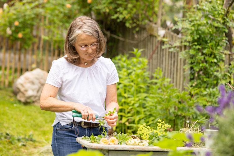 Blumenstecken, Servus Akademie