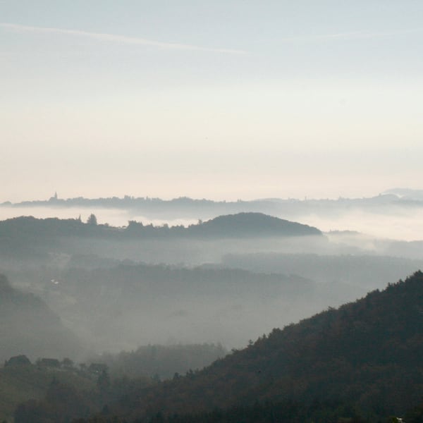 steiermark-berge-nebel-herbst-bauernregeln