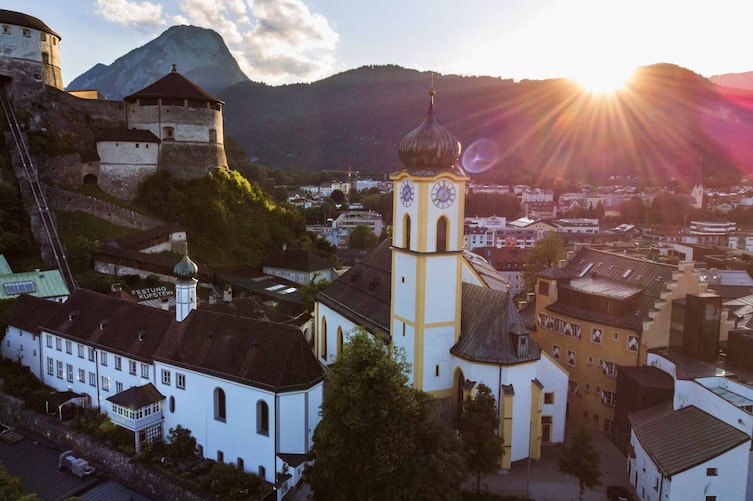Die Stadtpfarrkirche St. Vitus in Kufstein, Tirol, Sitz der Stadtpfarre Kufstein-St. Vitus der Erzdiözese Salzburg.