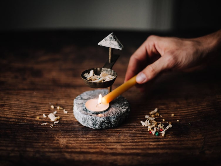 Räuchern mit dem Weihrauchbrenner, Weihrauchbrenner, Räuchern, Räucher Stövchen