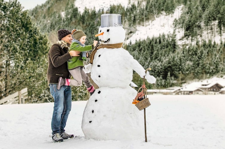 So baut man einen Schneemann (Foto: Peter Podpera)