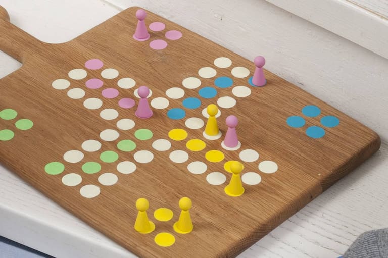  Mensch ärgere dich nicht" mit Kindern s... - Servus 