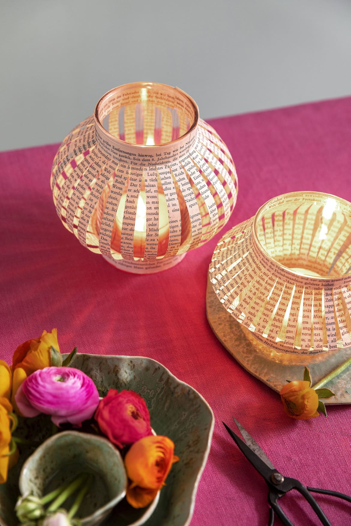 Laternen aus Büchern, Servus