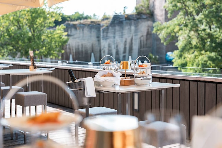 Zu sehen ist die Gastronomie im Steinbruch Sankt Margarethen.