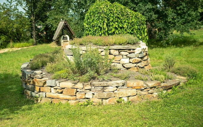 Garten, Garteln mit Starkl, Trockenmauer bauen