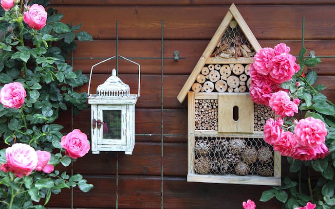 Nisthilfen, Nistkasten, Insektenhotel, Bienenhotel, Nützlingshaus, Gartendeko
