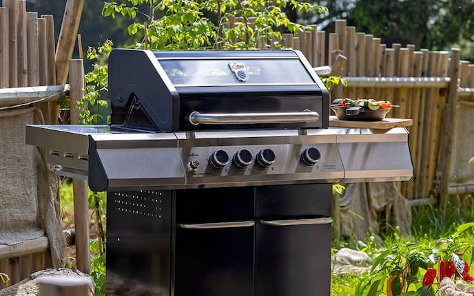 Der Servus Grill von Grillfürst überzeugt mit seinem edlen Design.