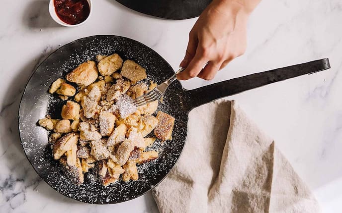 Kaiserschmarrn. Kaiserschmarrn in der Pfanne, Rezept, Tipps, kochen
