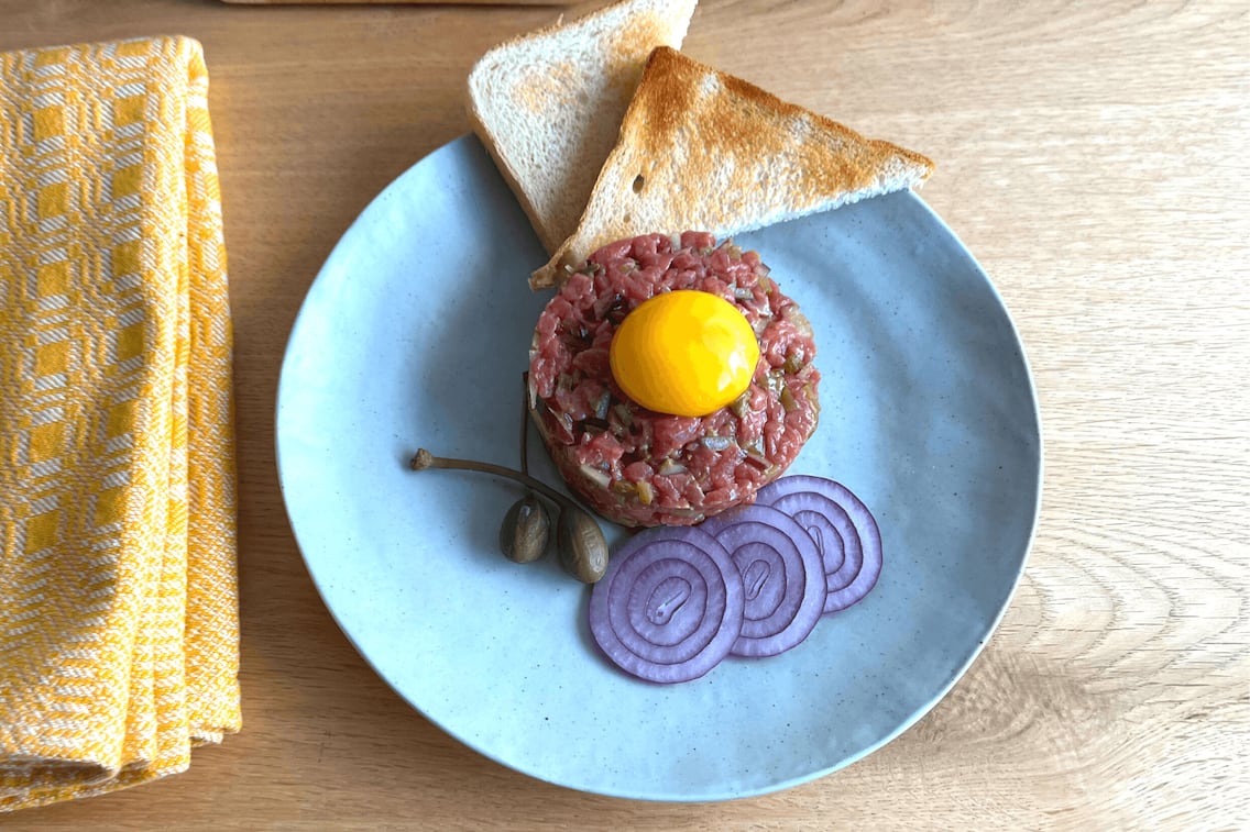 Beef Tatar, Toast, Ei, Rezept