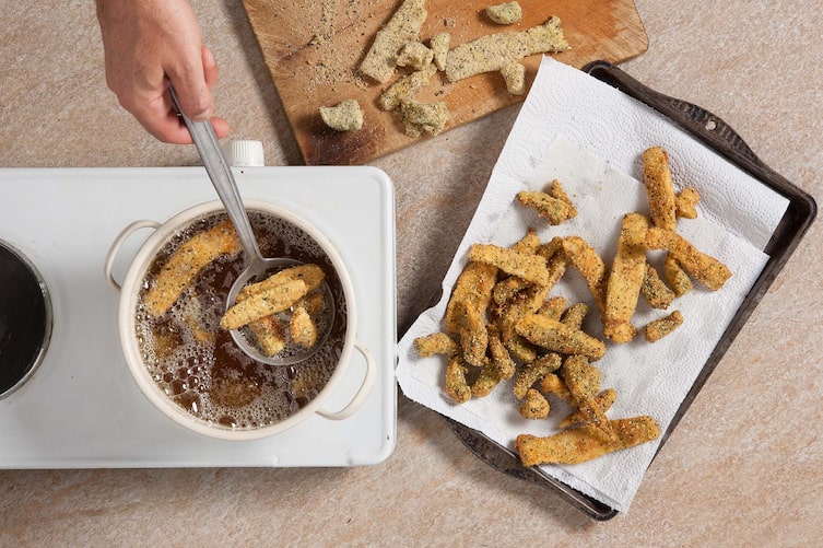 Gebackene Brokkoli- und Karfiolreste mit Kürbiskern-Mayonnaise, Öl, Blech
