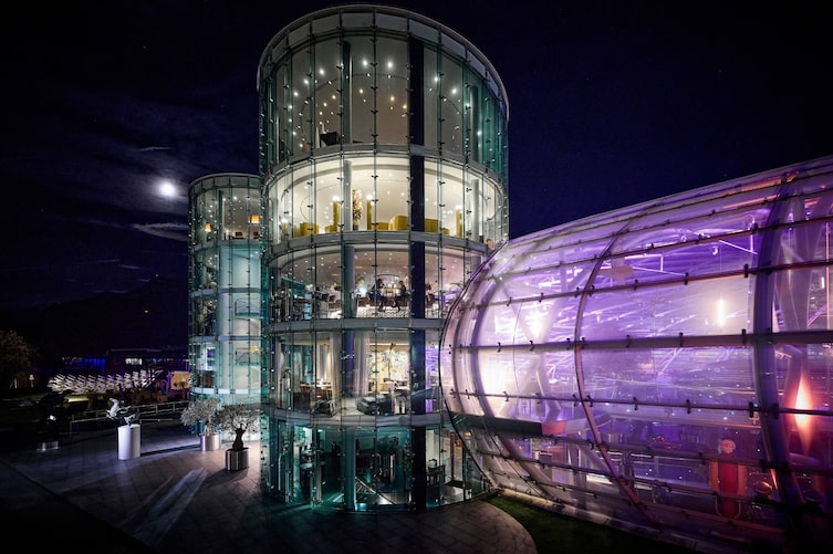 Hangar 7 von Außen mit Blick auf das IKARUS