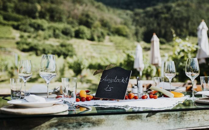 Heuriger, Buschenschank,