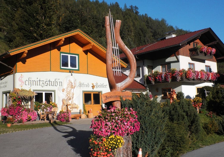 Die Schnitzerstub'n von Alfred Peitler (Bild: Schnitzerstub'n/Roland Holitzky)