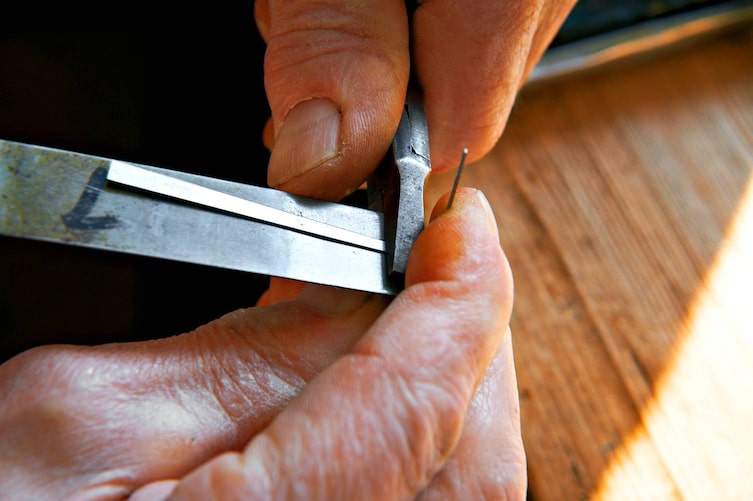 Eine Maultrommel entsteht (Bild: Erich Reismann)