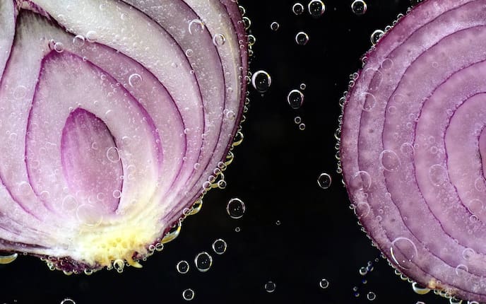 Zwiebel, Zwiebeln schneiden, Küchenwissen, Servus