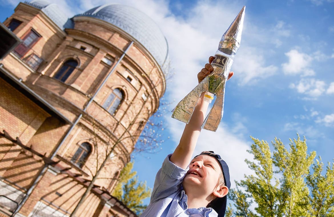 Servus Kinder, Planetarium, Rakete, Sterne, Weltall