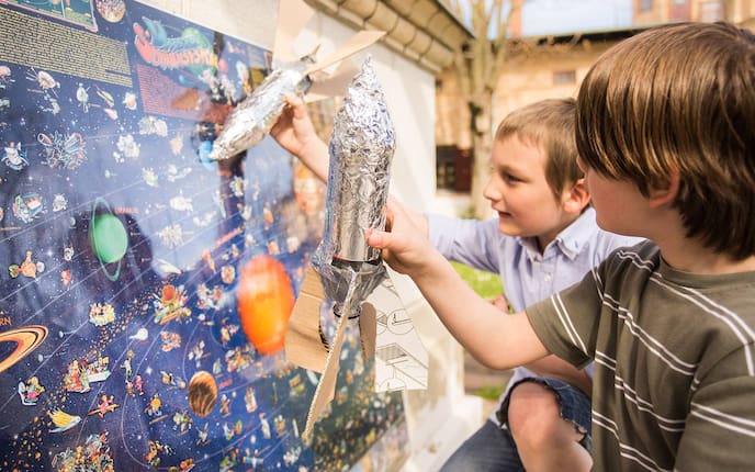 Servus Kinder, Reise zu den Sternen, Raumschiff, Rakete