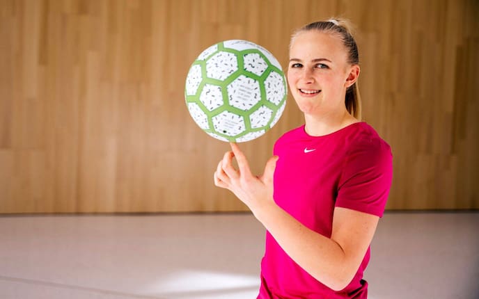 Laura Wrann, Balltricks