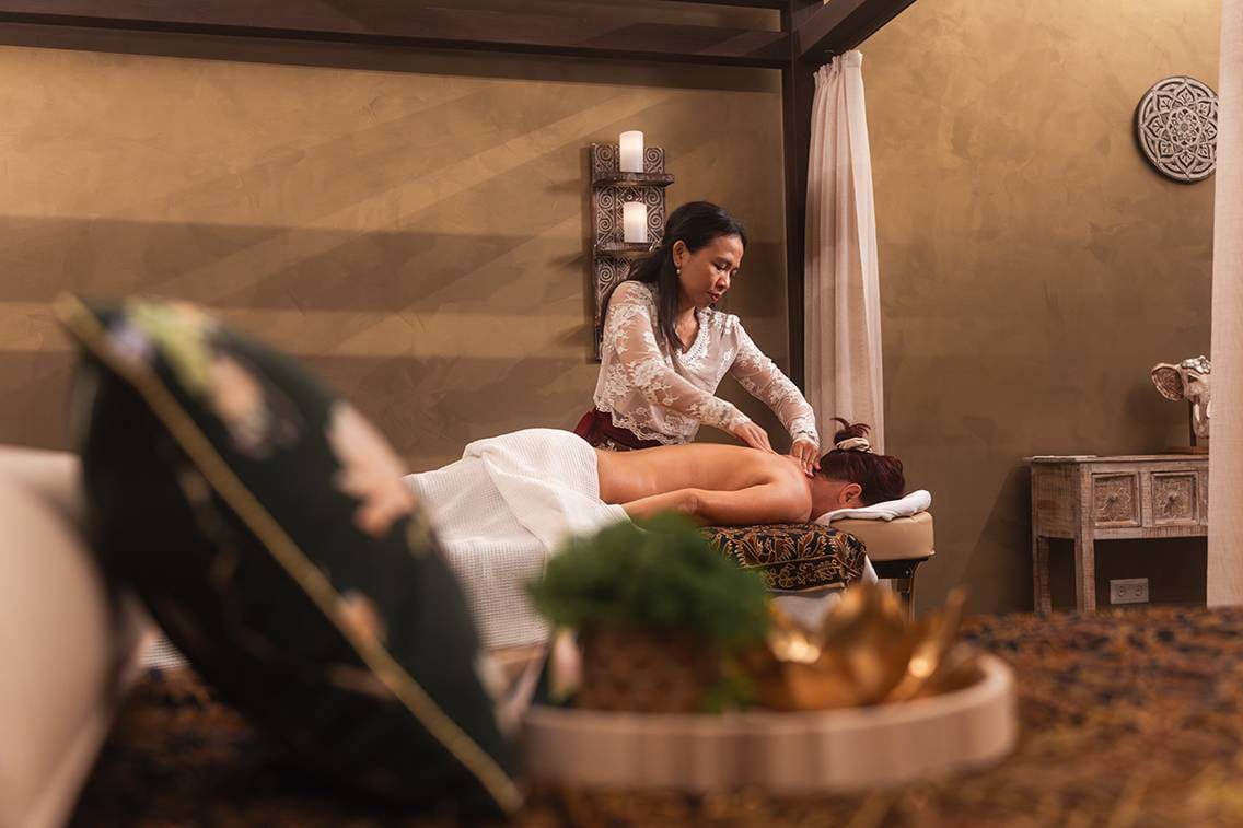 Eine Behandlung im 5-Sterne Mewali Balinese Spa.