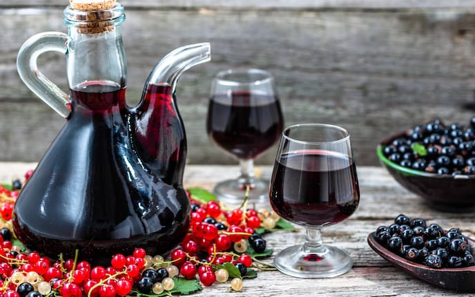 Likör aus Schwarzen Ribiseln (Bild: Getty Images)