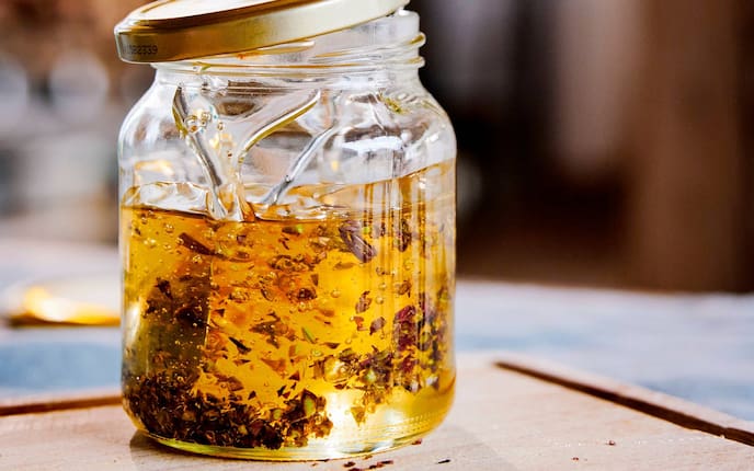 Holunderknospen-Sirup (Foto: ASA12/Philipp Schönauer)