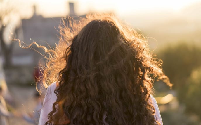 Haare, Locken, Haarpflege, Sonne, Sonnenschutz