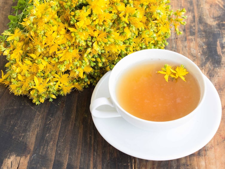 Johanniskraut-Tee (Bild: Getty Images)