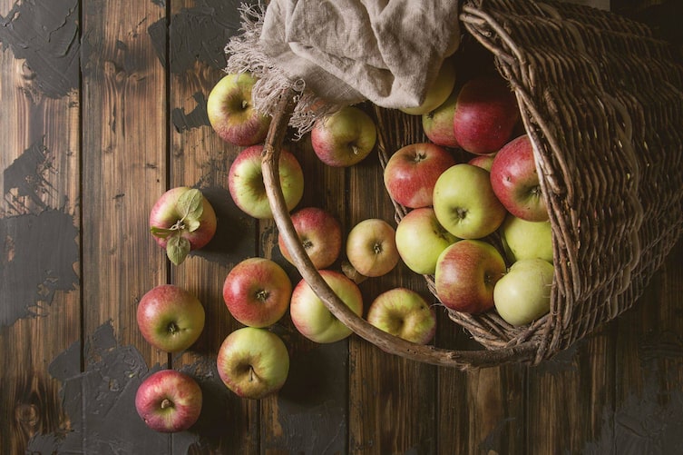 Apfel, Korb mit Äpfeln, Apfel für die Verdauung, Apfel gesund