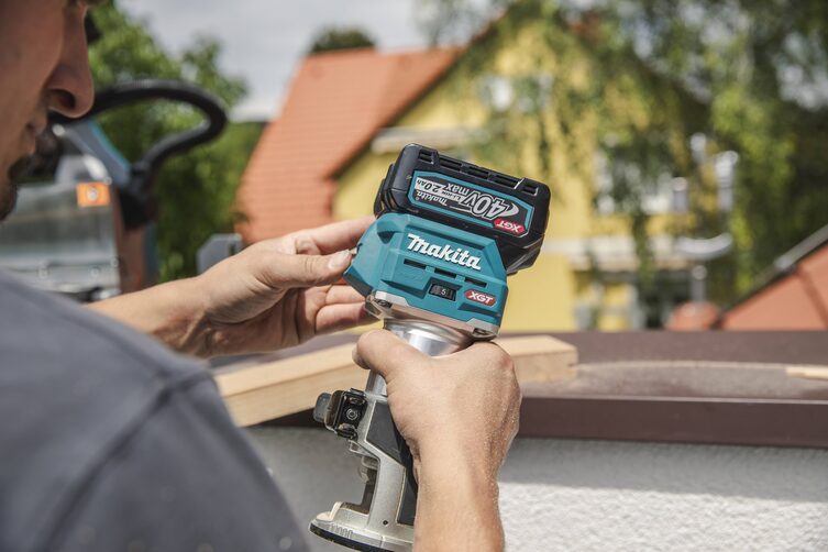 Die Makita Oberfräse sorgt für den Feinschliff.